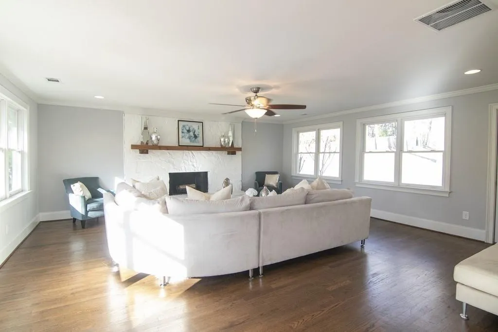 410 Mt Vernon Highway Nw, Atlanta, Georgia 30327, 5 Bedrooms Bedrooms, ,3 BathroomsBathrooms,Residential,Sold,410 Mt Vernon Highway Nw,6580947