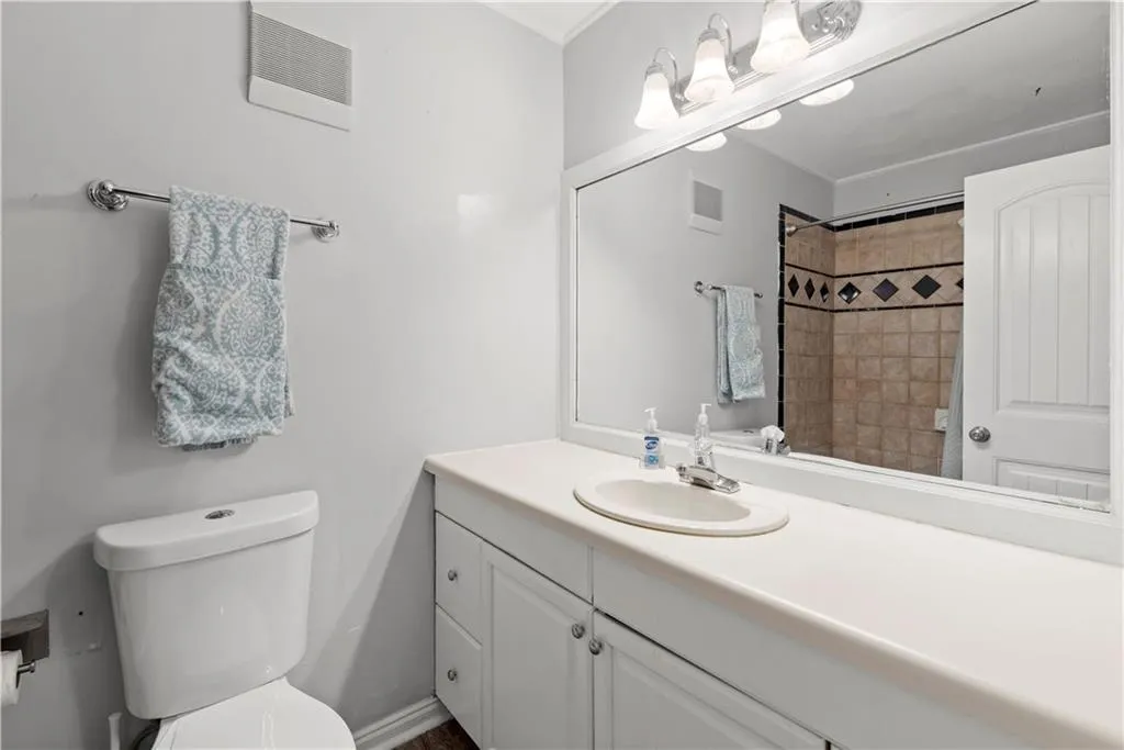 6700 Roswell Road Unit 30a, Atlanta, Georgia 30328, 2 Bedrooms Bedrooms, ,1 BathroomBathrooms,Residential,Sold,6700 Roswell Road Unit 30a,7116885 6700 Roswell Road Unit 30a, Atlanta, Georgia 30328, 2 Bedrooms Bedrooms, ,1 BathroomBathrooms,Residential,Sold,6700 Roswell Road Unit 30a,7116885