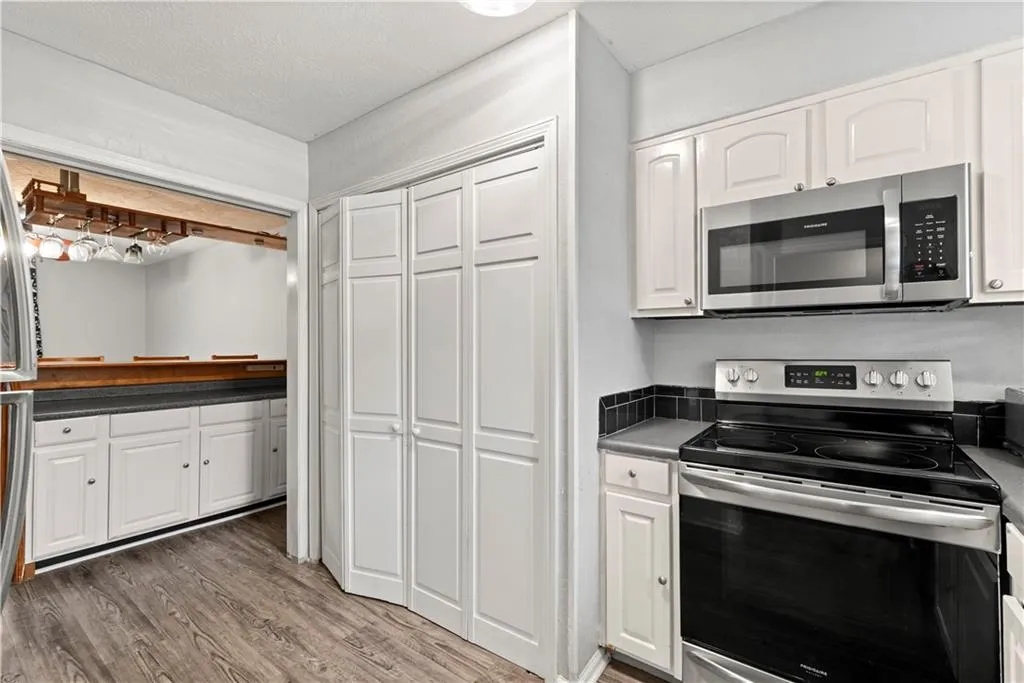 6700 Roswell Road Unit 30a, Atlanta, Georgia 30328, 2 Bedrooms Bedrooms, ,1 BathroomBathrooms,Residential,Sold,6700 Roswell Road Unit 30a,7116885 6700 Roswell Road Unit 30a, Atlanta, Georgia 30328, 2 Bedrooms Bedrooms, ,1 BathroomBathrooms,Residential,Sold,6700 Roswell Road Unit 30a,7116885