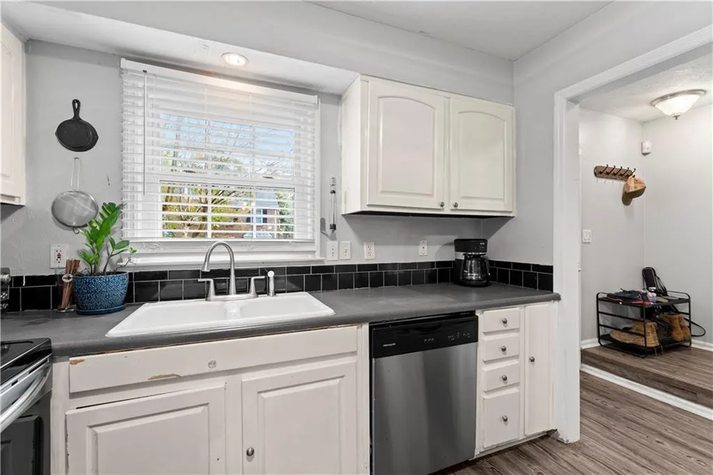 6700 Roswell Road Unit 30a, Atlanta, Georgia 30328, 2 Bedrooms Bedrooms, ,1 BathroomBathrooms,Residential,Sold,6700 Roswell Road Unit 30a,7116885 6700 Roswell Road Unit 30a, Atlanta, Georgia 30328, 2 Bedrooms Bedrooms, ,1 BathroomBathrooms,Residential,Sold,6700 Roswell Road Unit 30a,7116885