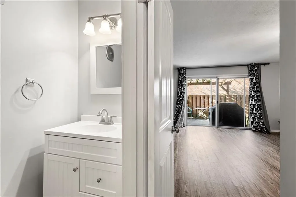 6700 Roswell Road Unit 30a, Atlanta, Georgia 30328, 2 Bedrooms Bedrooms, ,1 BathroomBathrooms,Residential,Sold,6700 Roswell Road Unit 30a,7116885 6700 Roswell Road Unit 30a, Atlanta, Georgia 30328, 2 Bedrooms Bedrooms, ,1 BathroomBathrooms,Residential,Sold,6700 Roswell Road Unit 30a,7116885