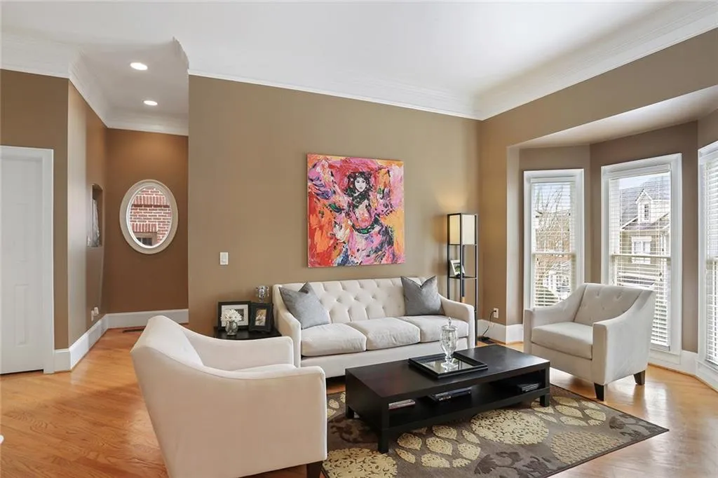 2694 Lenox Road Ne, Atlanta, Georgia 30324, 4 Bedrooms Bedrooms, ,4 BathroomsBathrooms,Residential,Sold,2694 Lenox Road Ne,5795970