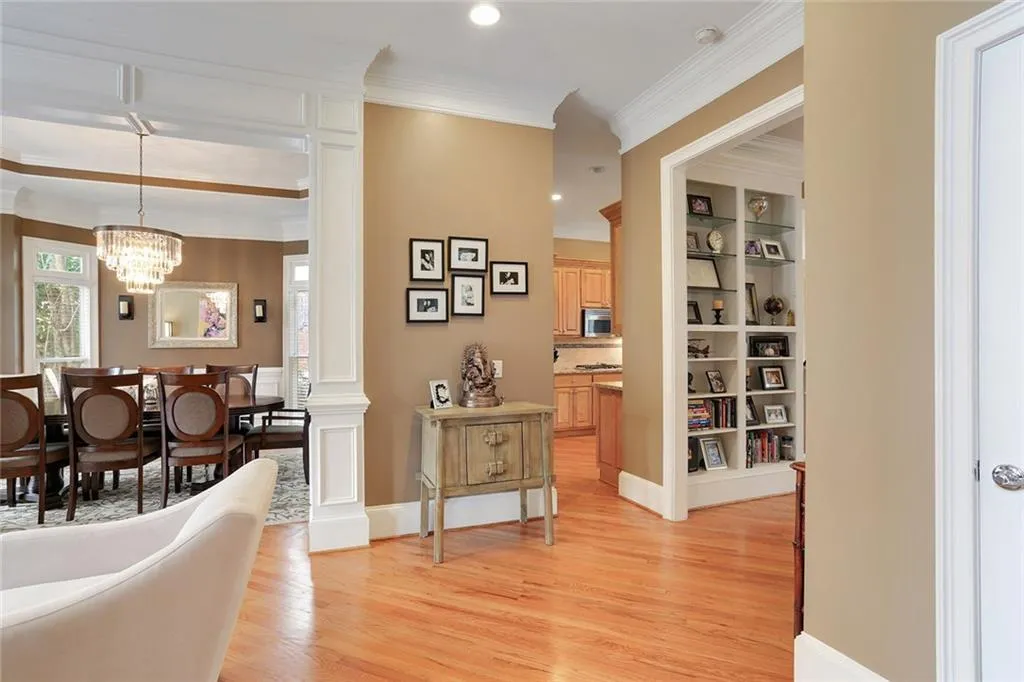 2694 Lenox Road Ne, Atlanta, Georgia 30324, 4 Bedrooms Bedrooms, ,4 BathroomsBathrooms,Residential,Sold,2694 Lenox Road Ne,5795970