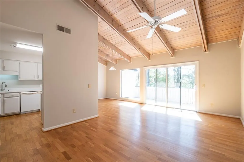 3817 Paces Ferry West Se, Atlanta, Georgia 30339, 4 Bedrooms Bedrooms, 0 ,3 BathroomsBathrooms,Residential,For Sale,3817 Paces Ferry West Se,7748032