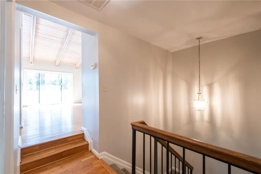 3817 Paces Ferry West Se, Atlanta, Georgia 30339, 4 Bedrooms Bedrooms, 0 ,3 BathroomsBathrooms,Residential,For Sale,3817 Paces Ferry West Se,7748032