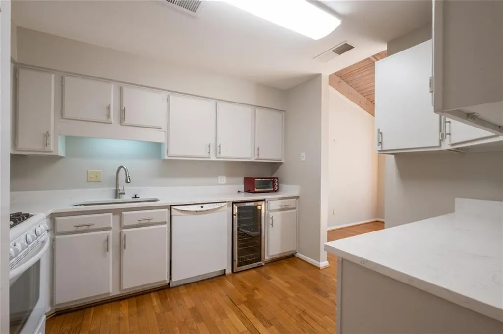 3817 Paces Ferry West Se, Atlanta, Georgia 30339, 4 Bedrooms Bedrooms, 0 ,3 BathroomsBathrooms,Residential,For Sale,3817 Paces Ferry West Se,7748032