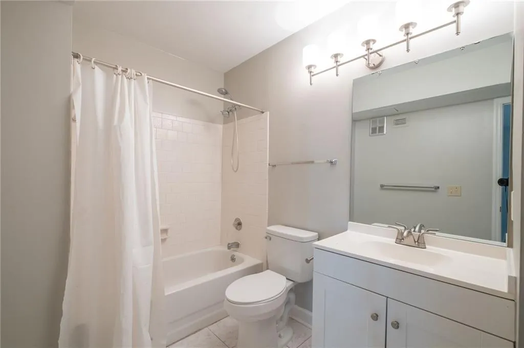 3817 Paces Ferry West Se, Atlanta, Georgia 30339, 4 Bedrooms Bedrooms, 0 ,3 BathroomsBathrooms,Residential,For Sale,3817 Paces Ferry West Se,7748032