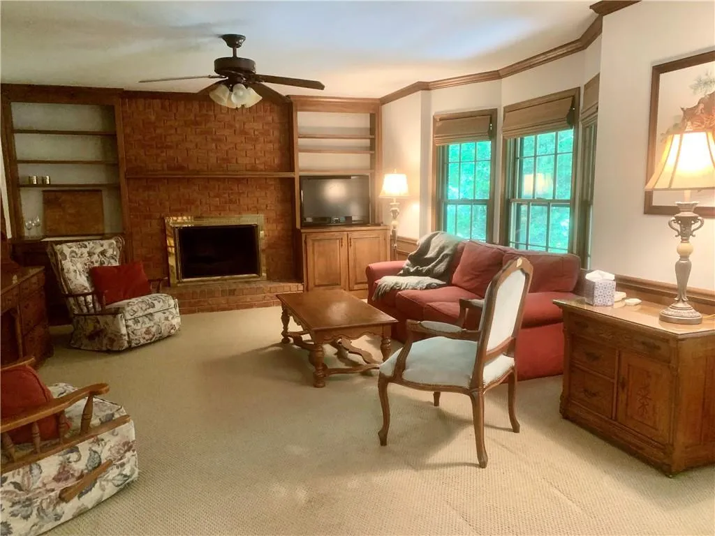 90 Messina Way, Sandy Springs, Georgia 30328, 5 Bedrooms Bedrooms, ,2 BathroomsBathrooms,Residential,Sold,90 Messina Way,6882822