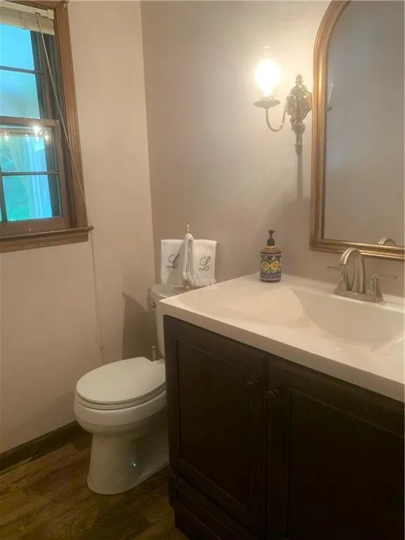 90 Messina Way, Sandy Springs, Georgia 30328, 5 Bedrooms Bedrooms, ,2 BathroomsBathrooms,Residential,Sold,90 Messina Way,6882822