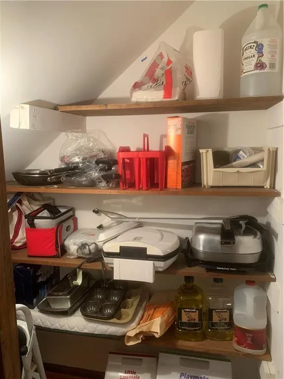 90 Messina Way, Sandy Springs, Georgia 30328, 5 Bedrooms Bedrooms, ,2 BathroomsBathrooms,Residential,Sold,90 Messina Way,6882822