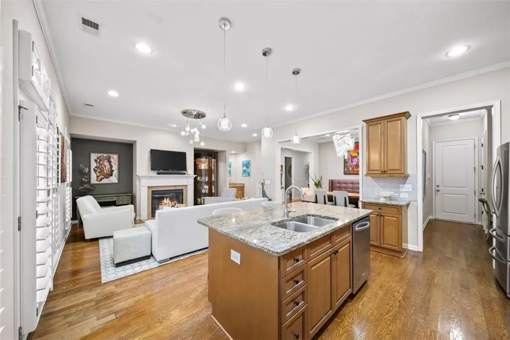 5564 High Point Road, Atlanta, Georgia 30342, 4 Bedrooms Bedrooms, ,4 BathroomsBathrooms,Residential,For Sale,5564 High Point Road,7692962