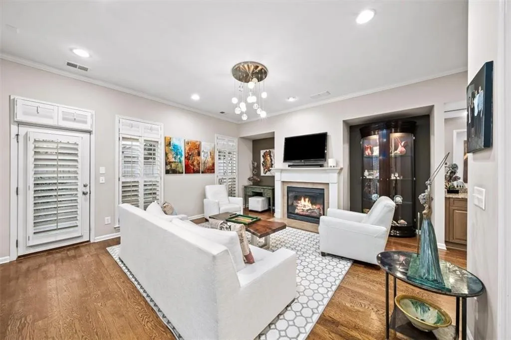 5564 High Point Road, Atlanta, Georgia 30342, 4 Bedrooms Bedrooms, ,4 BathroomsBathrooms,Residential,For Sale,5564 High Point Road,7692962