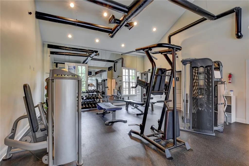 5564 High Point Road, Atlanta, Georgia 30342, 4 Bedrooms Bedrooms, ,4 BathroomsBathrooms,Residential,For Sale,5564 High Point Road,7692962