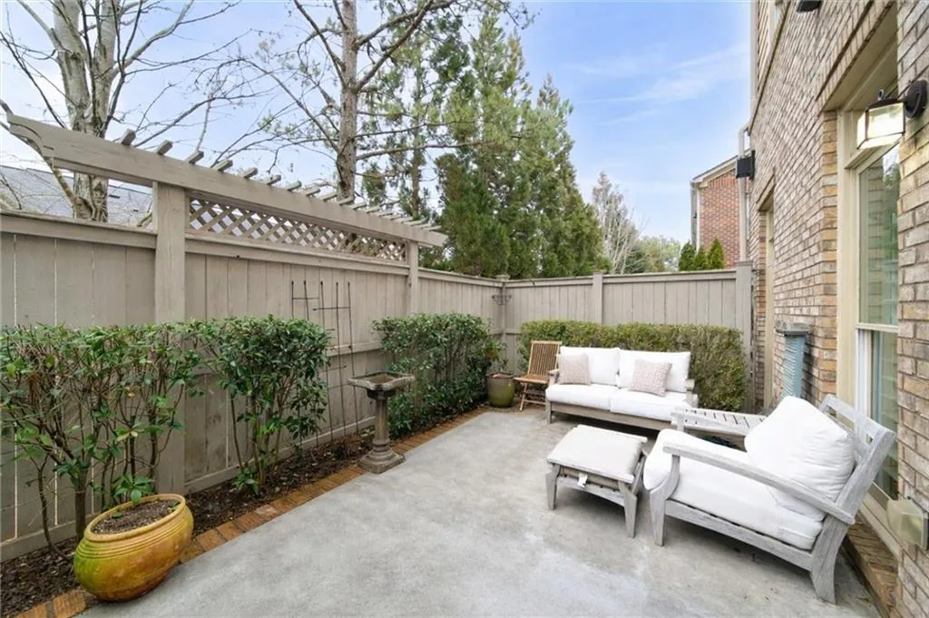 5564 High Point Road, Atlanta, Georgia 30342, 4 Bedrooms Bedrooms, ,4 BathroomsBathrooms,Residential,For Sale,5564 High Point Road,7692962