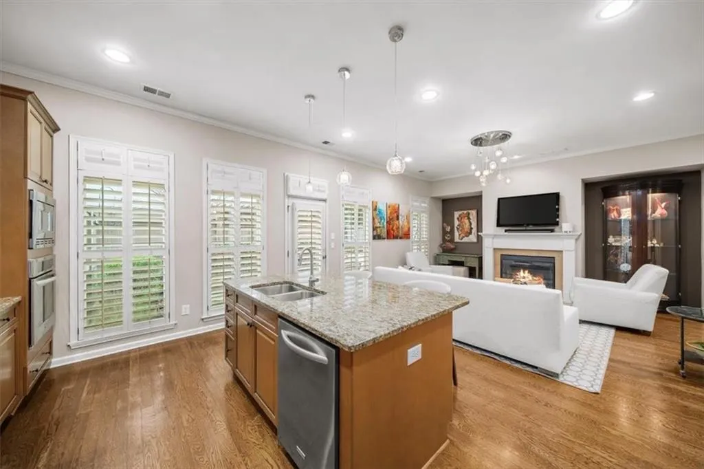 5564 High Point Road, Atlanta, Georgia 30342, 4 Bedrooms Bedrooms, ,4 BathroomsBathrooms,Residential,For Sale,5564 High Point Road,7692962