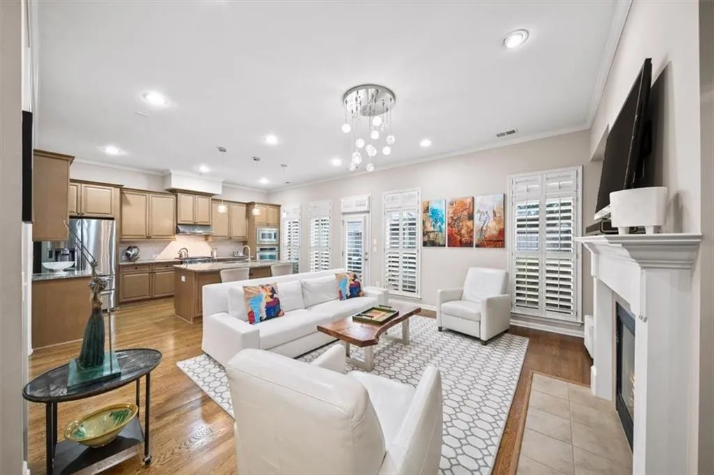 5564 High Point Road, Atlanta, Georgia 30342, 4 Bedrooms Bedrooms, ,4 BathroomsBathrooms,Residential,For Sale,5564 High Point Road,7692962