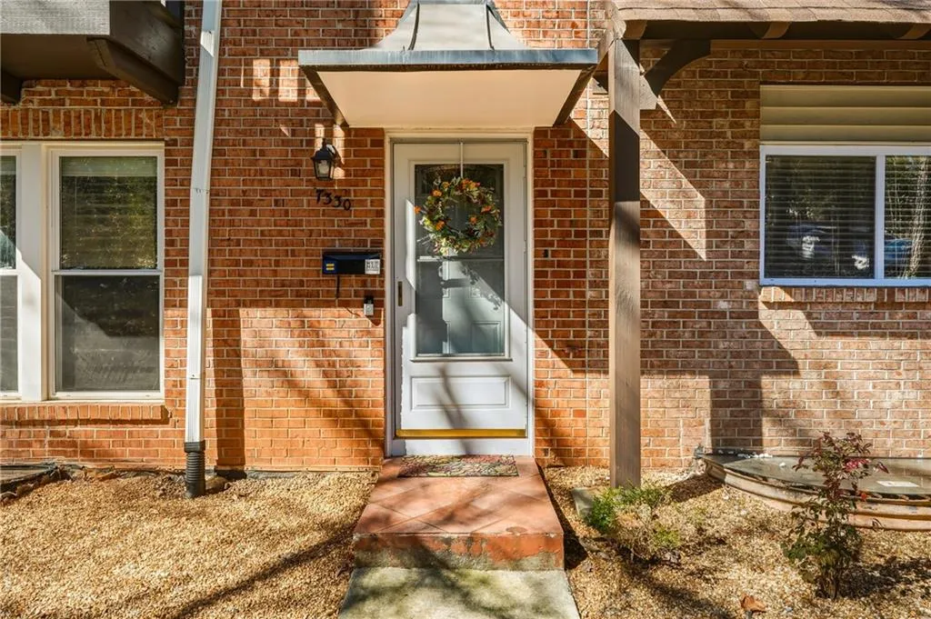 7330 Cardigan Circle, Atlanta, Georgia 30328, 3 Bedrooms Bedrooms, ,3 BathroomsBathrooms,Residential,For Sale,7330 Cardigan Circle,7718829