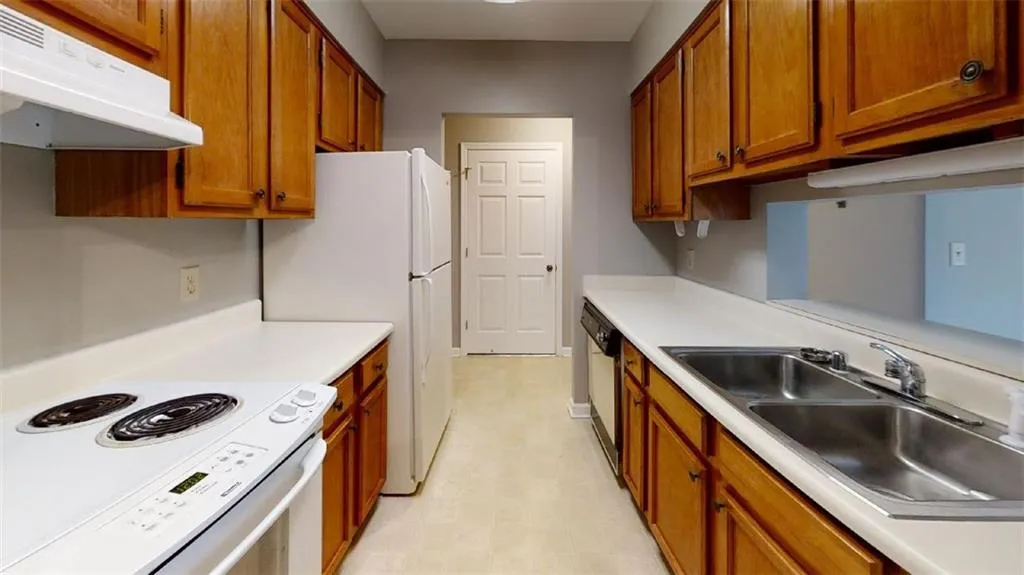 300 Johnson Ferry Road Ne Unit A310, Sandy Springs, Georgia 30328, 1 Bedroom Bedrooms, ,1 BathroomBathrooms,Residential,Sold,300 Johnson Ferry Road Ne Unit A310,6780480