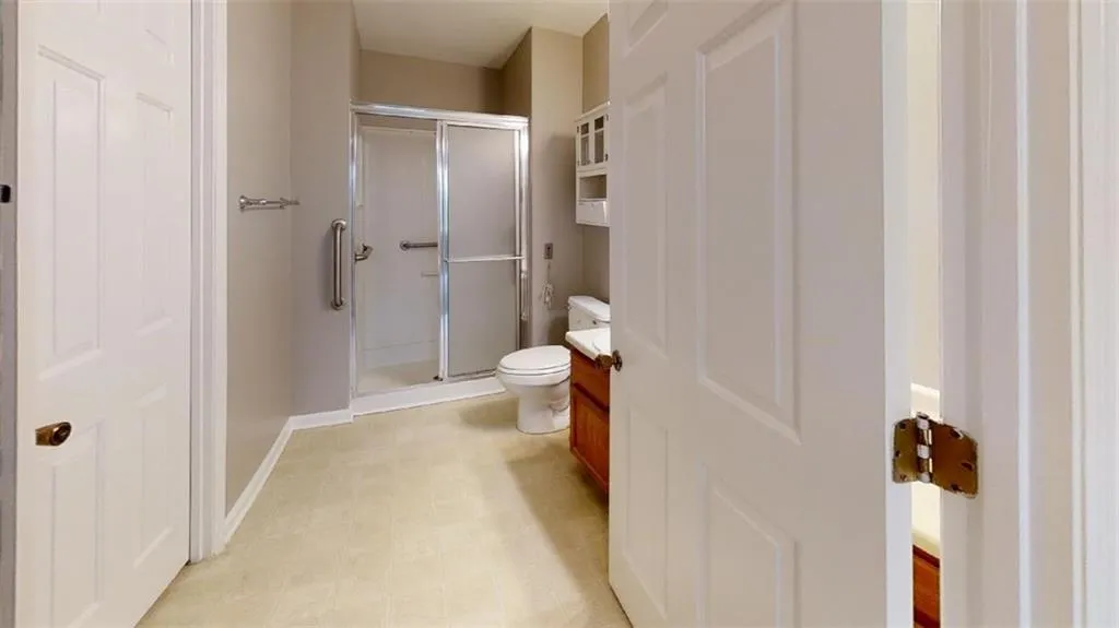 300 Johnson Ferry Road Ne Unit A310, Sandy Springs, Georgia 30328, 1 Bedroom Bedrooms, ,1 BathroomBathrooms,Residential,Sold,300 Johnson Ferry Road Ne Unit A310,6780480