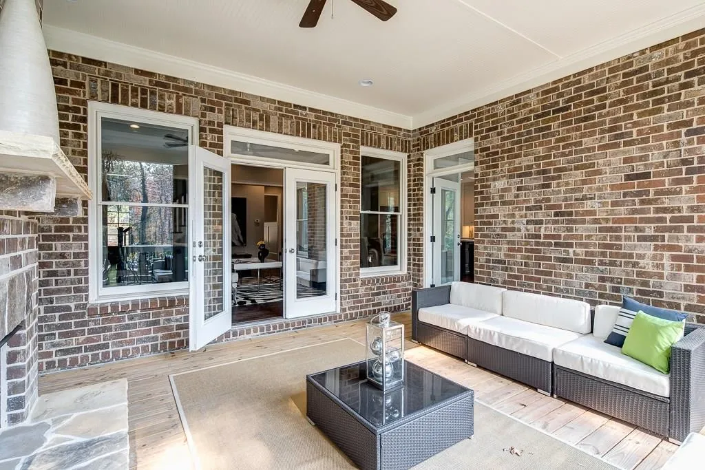 215 Elden Drive Ne, Sandy Springs, Georgia 30342, 5 Bedrooms Bedrooms, ,5 BathroomsBathrooms,Residential,Sold,215 Elden Drive Ne,5739953
