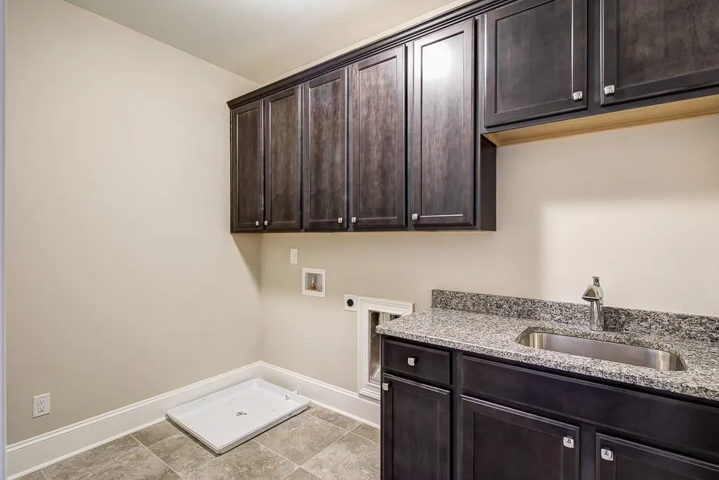 215 Elden Drive Ne, Sandy Springs, Georgia 30342, 5 Bedrooms Bedrooms, ,5 BathroomsBathrooms,Residential,Sold,215 Elden Drive Ne,5739953