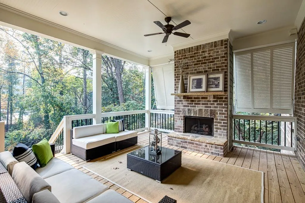 215 Elden Drive Ne, Sandy Springs, Georgia 30342, 5 Bedrooms Bedrooms, ,5 BathroomsBathrooms,Residential,Sold,215 Elden Drive Ne,5739953