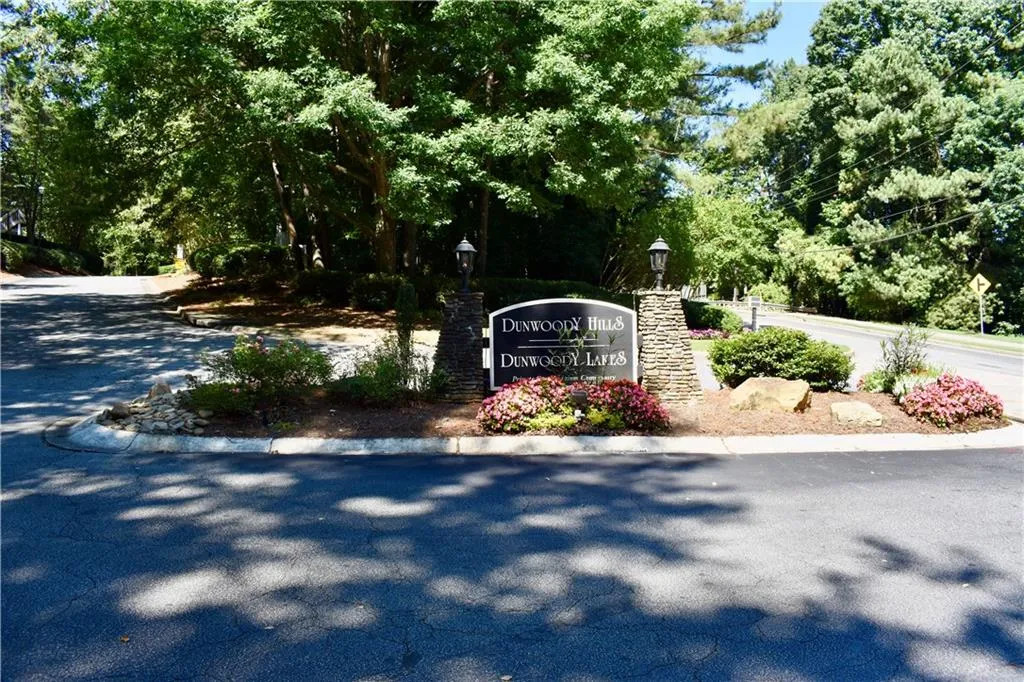 1307 Natchez Trace Unit 1307, Sandy Springs, Georgia 30350, 2 Bedrooms Bedrooms, ,1 BathroomBathrooms,Residential,Sold,1307 Natchez Trace Unit 1307,6900994