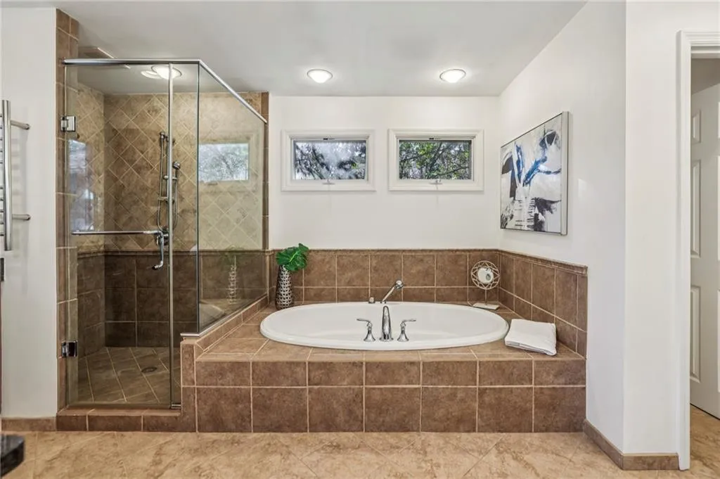 385 Stone Mill Trail, Atlanta, Georgia 30328, 3 Bedrooms Bedrooms, ,3 BathroomsBathrooms,Residential,Sold,385 Stone Mill Trail,7695413