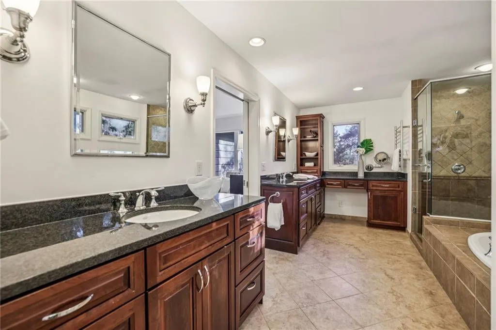 385 Stone Mill Trail, Atlanta, Georgia 30328, 3 Bedrooms Bedrooms, ,3 BathroomsBathrooms,Residential,Sold,385 Stone Mill Trail,7695413