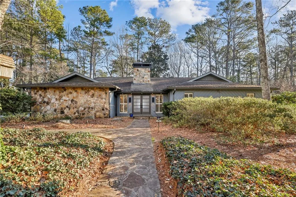 385 Stone Mill Trail, Atlanta, Georgia 30328, 3 Bedrooms Bedrooms, ,3 BathroomsBathrooms,Residential,Sold,385 Stone Mill Trail,7695413