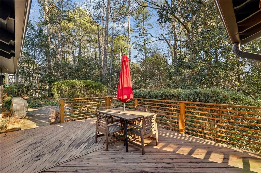 385 Stone Mill Trail, Atlanta, Georgia 30328, 3 Bedrooms Bedrooms, ,3 BathroomsBathrooms,Residential,Sold,385 Stone Mill Trail,7695413
