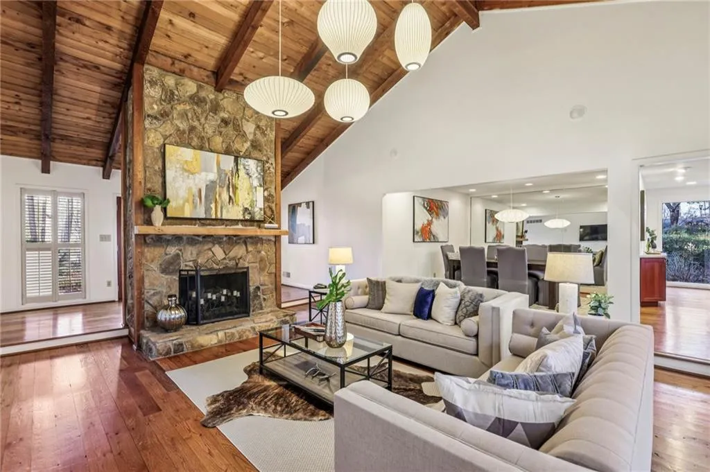 385 Stone Mill Trail, Atlanta, Georgia 30328, 3 Bedrooms Bedrooms, ,3 BathroomsBathrooms,Residential,Sold,385 Stone Mill Trail,7695413