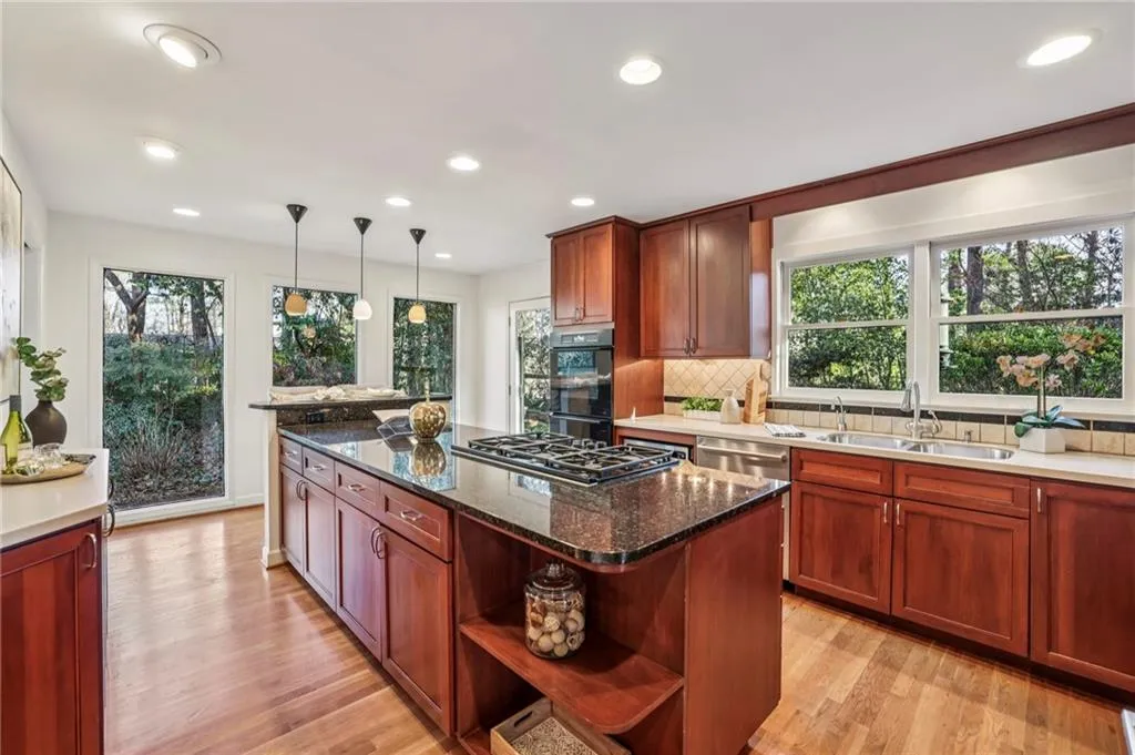 385 Stone Mill Trail, Atlanta, Georgia 30328, 3 Bedrooms Bedrooms, ,3 BathroomsBathrooms,Residential,Sold,385 Stone Mill Trail,7695413