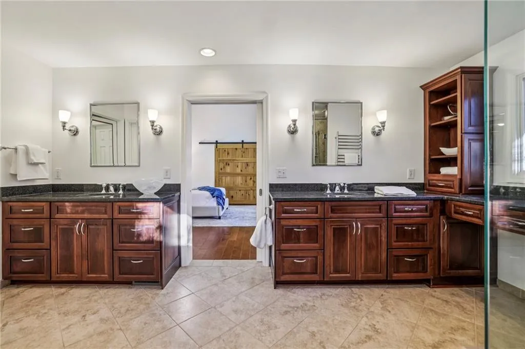 385 Stone Mill Trail, Atlanta, Georgia 30328, 3 Bedrooms Bedrooms, ,3 BathroomsBathrooms,Residential,Sold,385 Stone Mill Trail,7695413