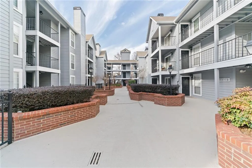 122 Granville Court, Atlanta, Georgia 30328, 2 Bedrooms Bedrooms, ,2 BathroomsBathrooms,Residential,Sold,122 Granville Court,6654124