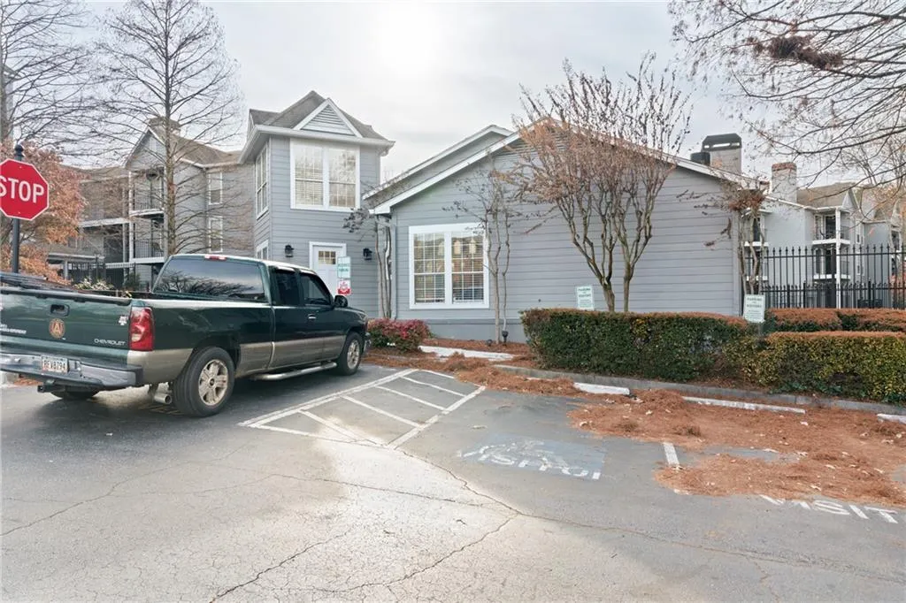 122 Granville Court, Atlanta, Georgia 30328, 2 Bedrooms Bedrooms, ,2 BathroomsBathrooms,Residential,Sold,122 Granville Court,6654124