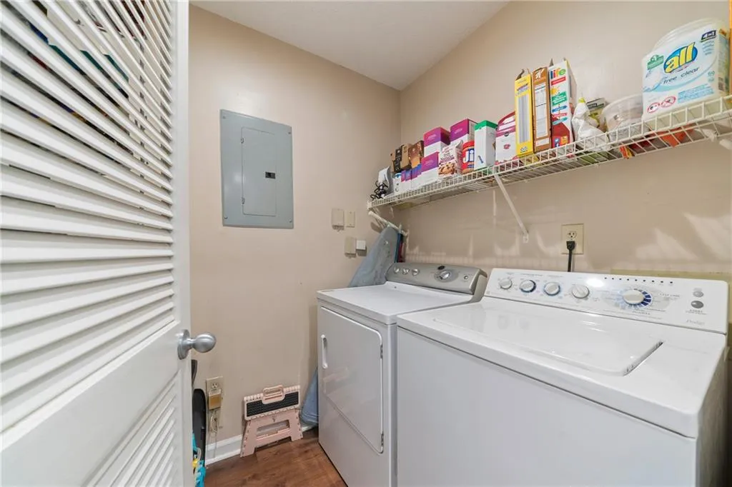 122 Granville Court, Atlanta, Georgia 30328, 2 Bedrooms Bedrooms, ,2 BathroomsBathrooms,Residential,Sold,122 Granville Court,6654124