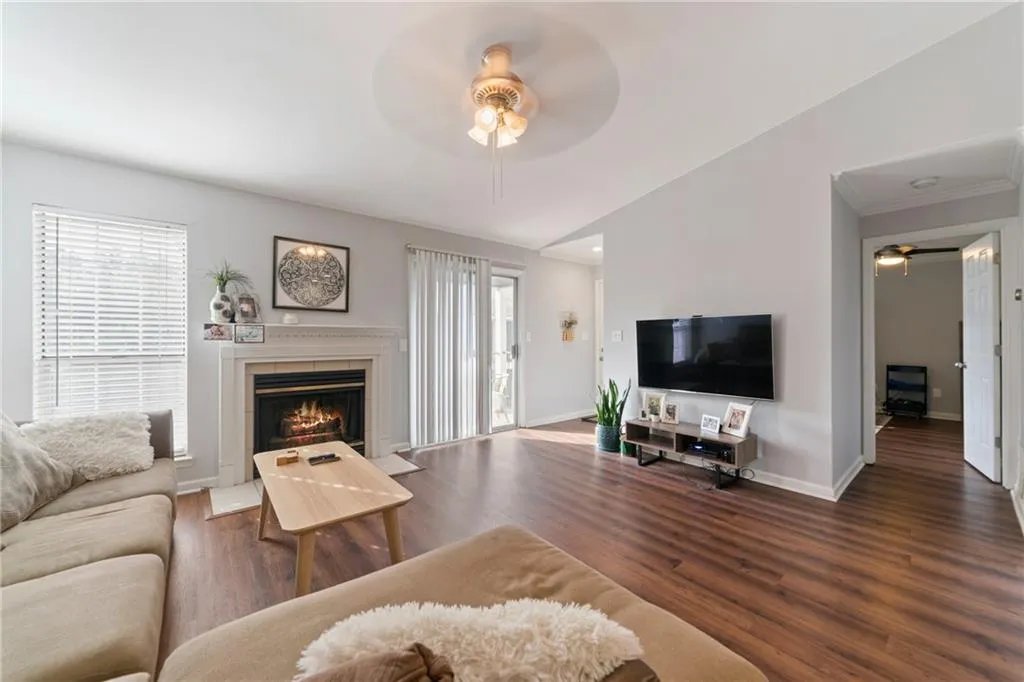 122 Granville Court, Atlanta, Georgia 30328, 2 Bedrooms Bedrooms, ,2 BathroomsBathrooms,Residential,Sold,122 Granville Court,6654124