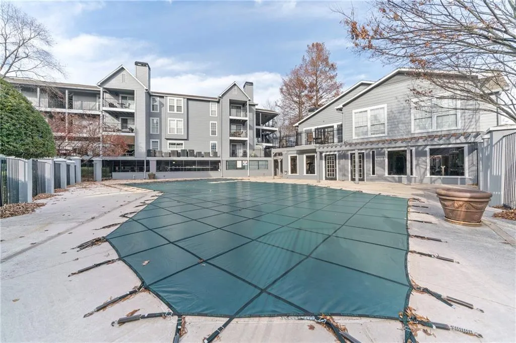 122 Granville Court, Atlanta, Georgia 30328, 2 Bedrooms Bedrooms, ,2 BathroomsBathrooms,Residential,Sold,122 Granville Court,6654124