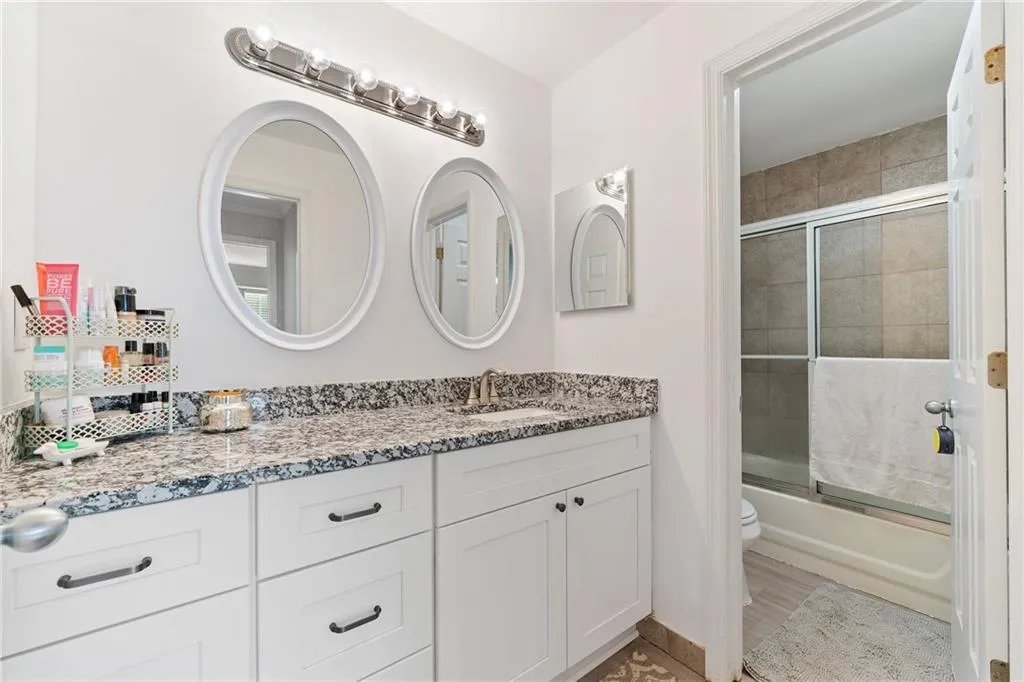 122 Granville Court, Atlanta, Georgia 30328, 2 Bedrooms Bedrooms, ,2 BathroomsBathrooms,Residential,Sold,122 Granville Court,6654124