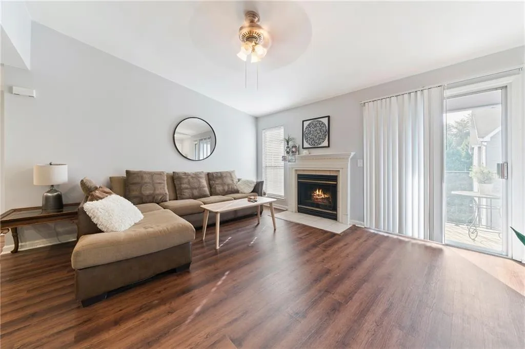 122 Granville Court, Atlanta, Georgia 30328, 2 Bedrooms Bedrooms, ,2 BathroomsBathrooms,Residential,Sold,122 Granville Court,6654124