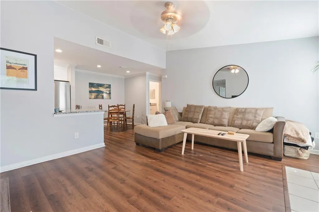 122 Granville Court, Atlanta, Georgia 30328, 2 Bedrooms Bedrooms, ,2 BathroomsBathrooms,Residential,Sold,122 Granville Court,6654124