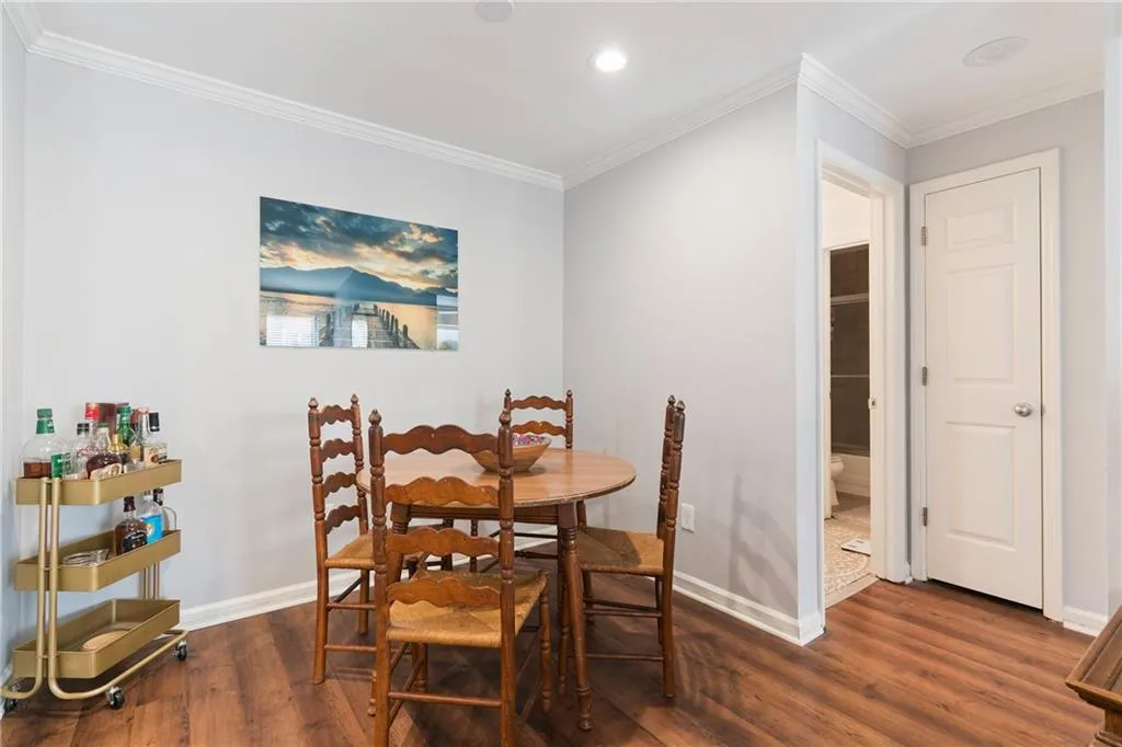 122 Granville Court, Atlanta, Georgia 30328, 2 Bedrooms Bedrooms, ,2 BathroomsBathrooms,Residential,Sold,122 Granville Court,6654124