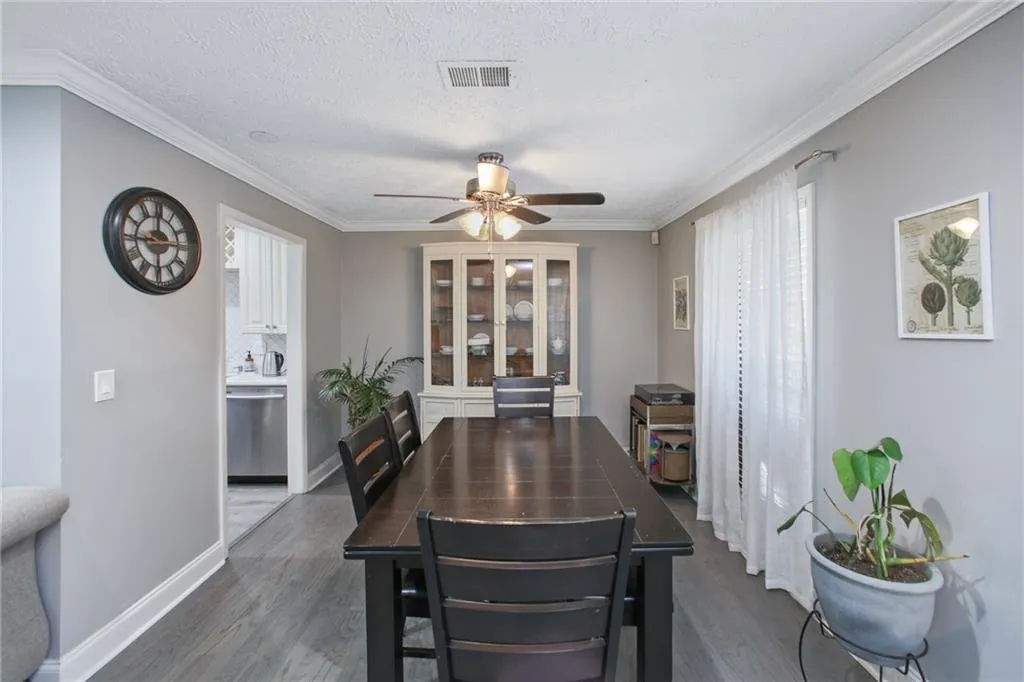 5135 Roswell Road Unit 3, Atlanta, Georgia 30342, 2 Bedrooms Bedrooms, ,2 BathroomsBathrooms,Residential,Sold,5135 Roswell Road Unit 3,7008716