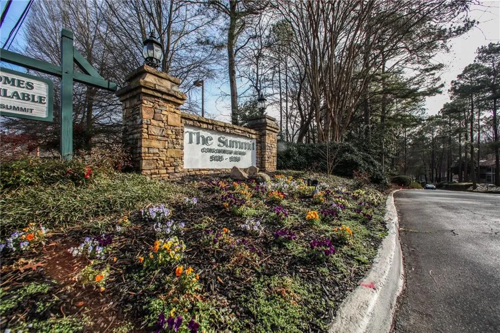 5135 Roswell Road Unit 3, Atlanta, Georgia 30342, 2 Bedrooms Bedrooms, ,2 BathroomsBathrooms,Residential,Sold,5135 Roswell Road Unit 3,7008716
