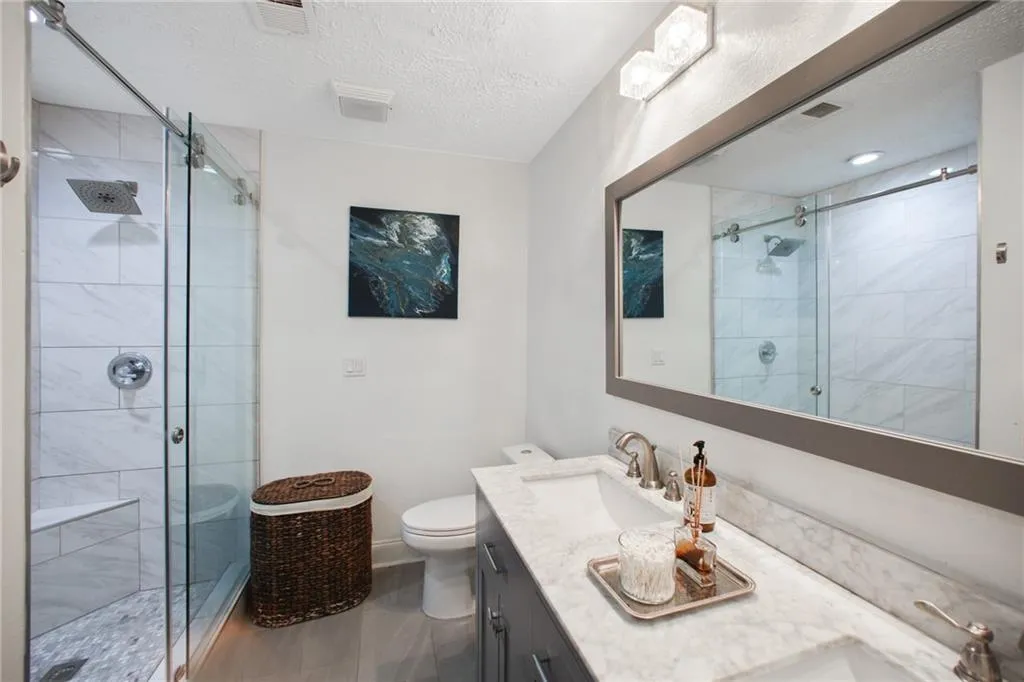 5135 Roswell Road Unit 3, Atlanta, Georgia 30342, 2 Bedrooms Bedrooms, ,2 BathroomsBathrooms,Residential,Sold,5135 Roswell Road Unit 3,7008716