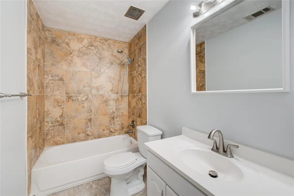 280 Winding River Drive Unit B, Sandy Springs, Georgia 30350, 3 Bedrooms Bedrooms, ,2 BathroomsBathrooms,Residential,Sold,280 Winding River Drive Unit B,7265752