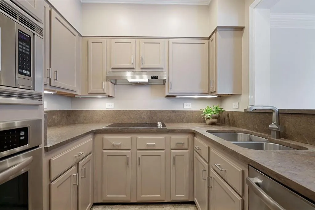 175 15th Street Ne Unit 410, Atlanta, Georgia 30309, 2 Bedrooms Bedrooms, ,2 BathroomsBathrooms,Residential,For Sale,175 15th Street Ne Unit 410,7586075