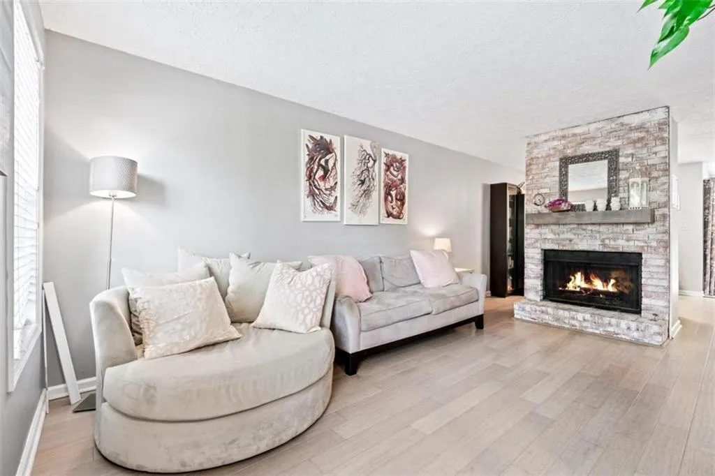 7750 Roswell Road Unit 10h, Sandy Springs, Georgia 30350, 2 Bedrooms Bedrooms, ,1 BathroomBathrooms,Residential,Sold,7750 Roswell Road Unit 10h,7436243 7750 Roswell Road Unit 10h, Sandy Springs, Georgia 30350, 2 Bedrooms Bedrooms, ,1 BathroomBathrooms,Residential,Sold,7750 Roswell Road Unit 10h,7436243