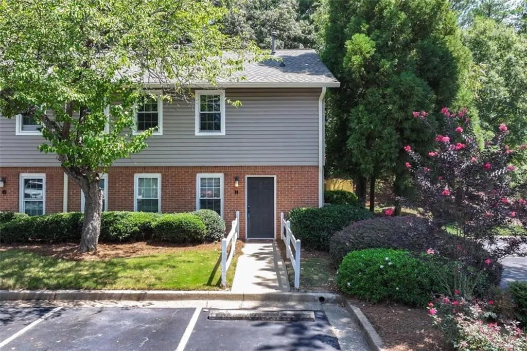 7750 Roswell Road Unit 10h, Sandy Springs, Georgia 30350, 2 Bedrooms Bedrooms, ,1 BathroomBathrooms,Residential,Sold,7750 Roswell Road Unit 10h,7436243 7750 Roswell Road Unit 10h, Sandy Springs, Georgia 30350, 2 Bedrooms Bedrooms, ,1 BathroomBathrooms,Residential,Sold,7750 Roswell Road Unit 10h,7436243